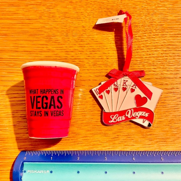 Set of 2 NWT Vegas-Themed Holiday Decorations - Picture 9 of 10